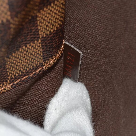 Louis Vuitton Damier Trotteur Beaubourg Shoulder Bag - Picture 4 of 10